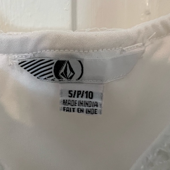 Volcom top - Picture 3 of 4